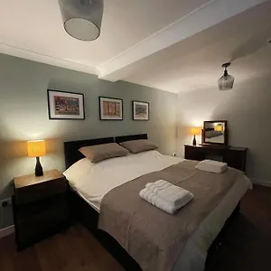 Kittiwake Number 4a - Town Centre Ground Floor Apartment