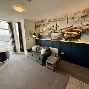 Bay Apartment